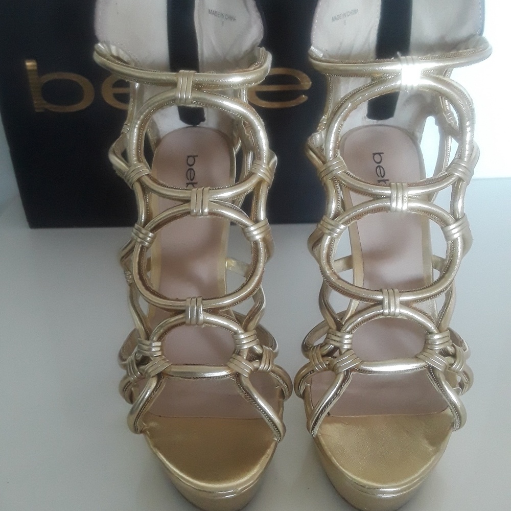 Bebe platform sandals. - Picture 4 of 4